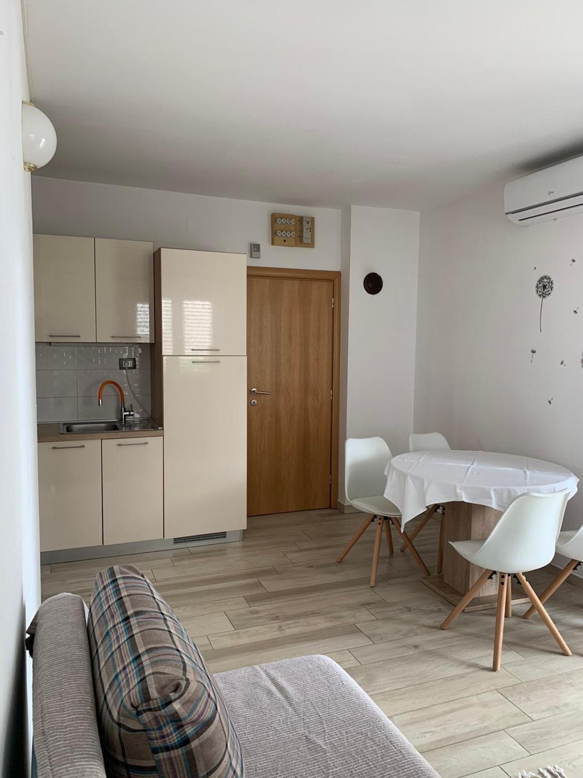 Apartments Vasilic Baška Esterno foto